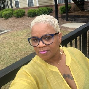 Meet your Posher, Sharon